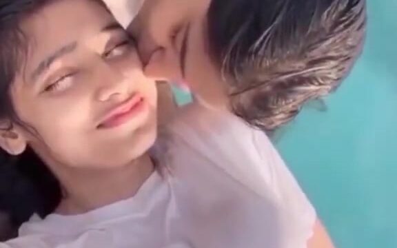 Pakistani actress Aina Asif viral nude video in the pool!!!