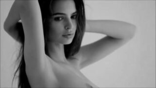 Emily Ratajkowski porn video showing off sexy bodie!!!