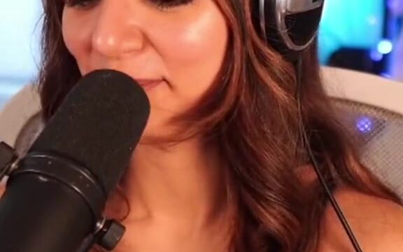 Denims Onlyfans Showing Off Her Big Boobs In Live Stream